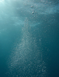 bubbles-underwater